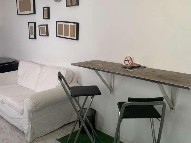 Piso de 2 dormitorios en alquiler en Embajadores, Madrid