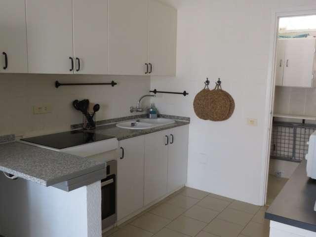 Piso de 2 dormitorios en alquiler en Santa Pola, Alicante