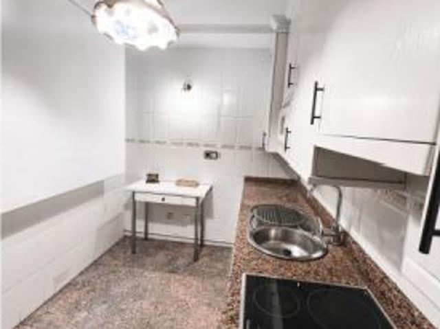 Piso de 2 dormitorios en alquiler en Santander