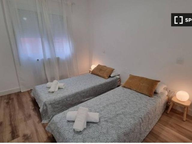 Piso de 2 dormitorios en alquiler en Santander