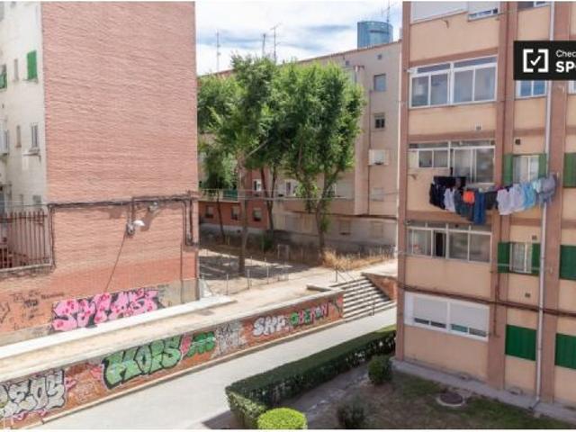 Piso de 2 dormitorios en alquiler en Valverde, Madrid