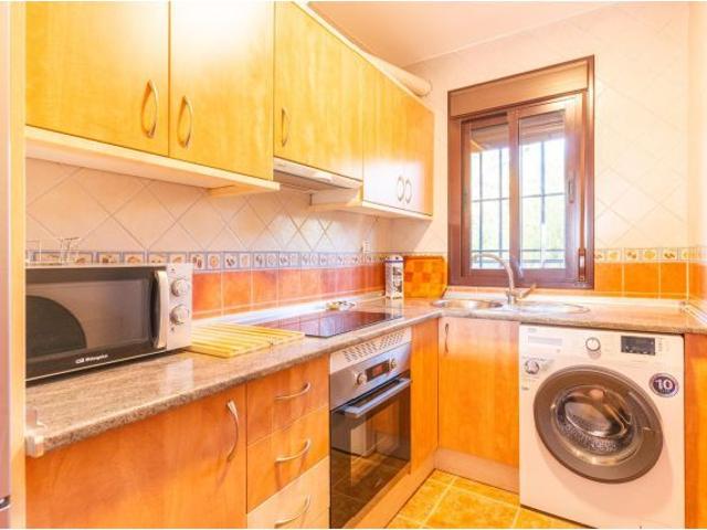 Piso de 2 dormitorios en venta en Alcolea con garaje y trastero