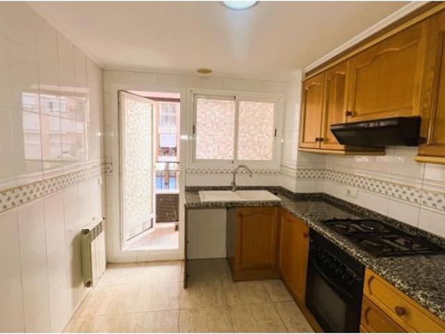 Piso de 2 dormitorios y 2 baños con ascensor en Bernat Artola