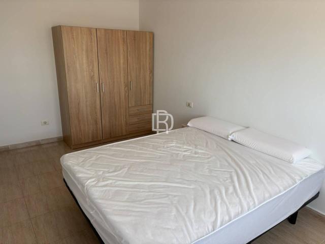 PISO DE 2 HABITACIONES CON TERRAZA, PISCINA Y JARDÍN COMUNITARIO