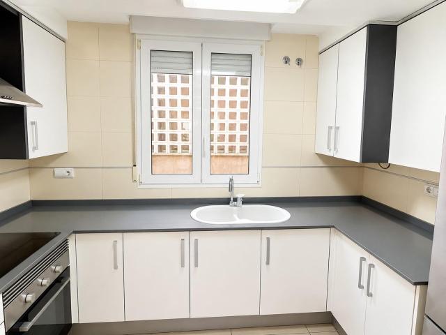 Piso de 2 habitaciones con garaje en Benimàmet