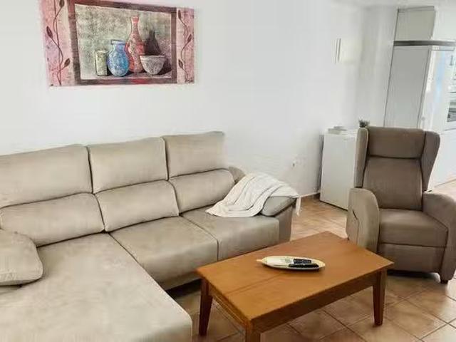 Piso de 2 habitaciones en Oliva