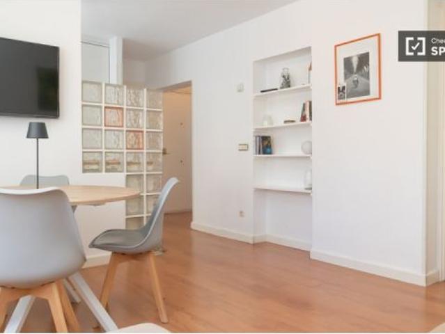 Piso de 2 habitaciones en alquiler en Canillas, profesionales bienvenidos