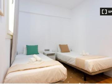 Piso de 2 habitaciones en alquiler en El Gòtic, gastos incluidos