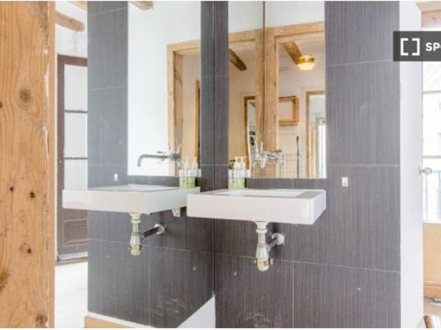 Piso de 2 habitaciones en alquiler en El Gótico, gastos incluidos