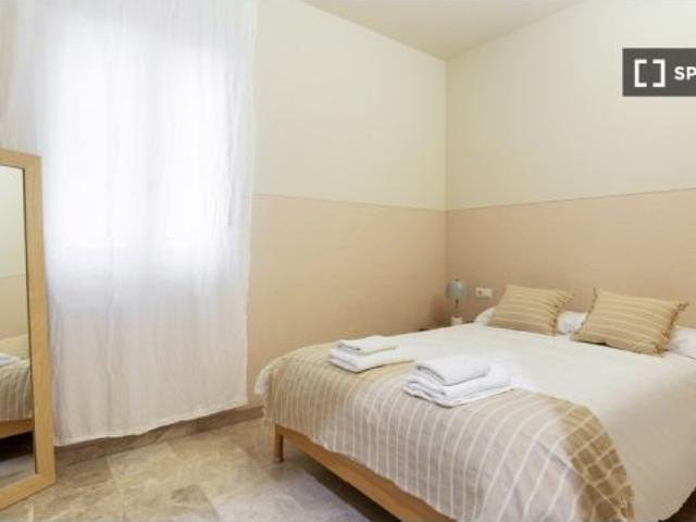 Piso de 2 habitaciones en alquiler en El Gótico, solo para profesionales
