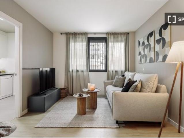 Piso de 2 habitaciones en alquiler en El Poblenou, solo para profesionales