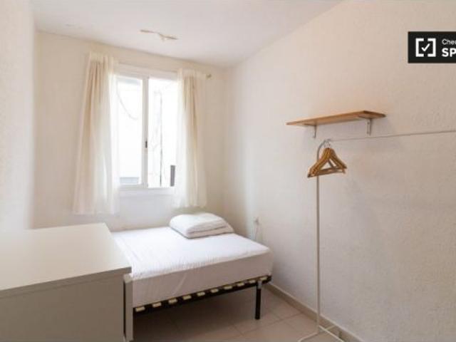 Piso de 2 habitaciones en alquiler en El Raval, gastos incluidos