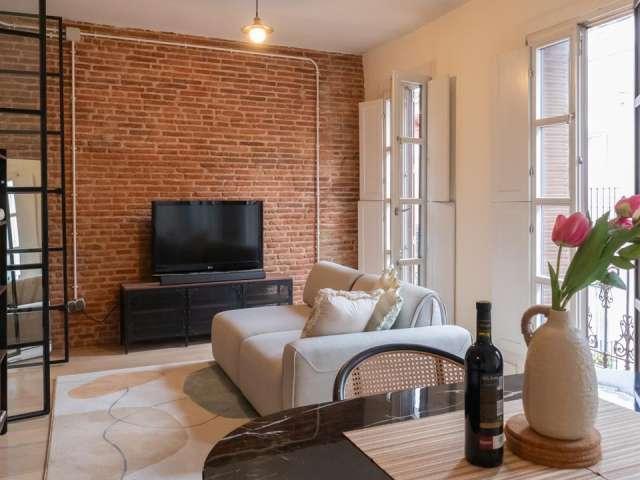 Piso de 2 habitaciones en alquiler en Embajadores, Madrid