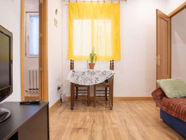 Piso de 2 dormitorios en alquiler en Embajadores, Madrid