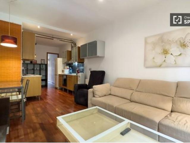 Piso de 2 habitaciones en alquiler en La Nova Esquerra de l' Eixample, gastos incluidos