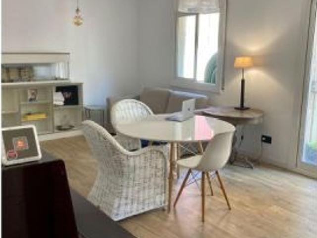 Piso de 2 habitaciones en alquiler en La Barceloneta, gastos incluidos