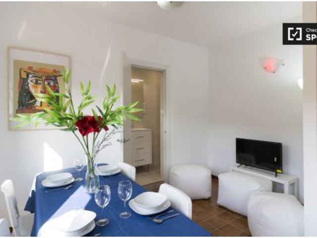 Piso de 2 habitaciones en alquiler en La Barceloneta, perfecto para profesionales, estudiantes y par