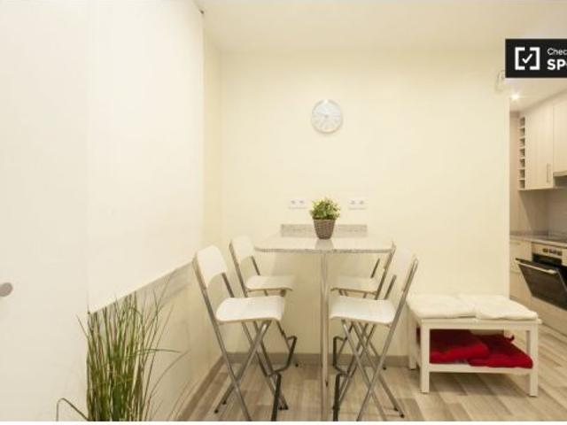 Piso de 2 habitaciones en alquiler en La Barceloneta, profesionales y estudiantes