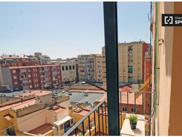 Piso de 2 habitaciones en alquiler en La Sagrada Familia, gastos incluidos