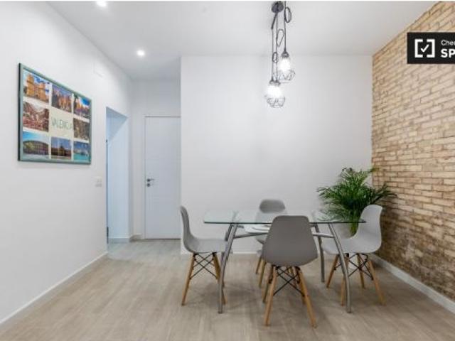Piso de 2 habitaciones en alquiler en Les Tendetes, Valencia