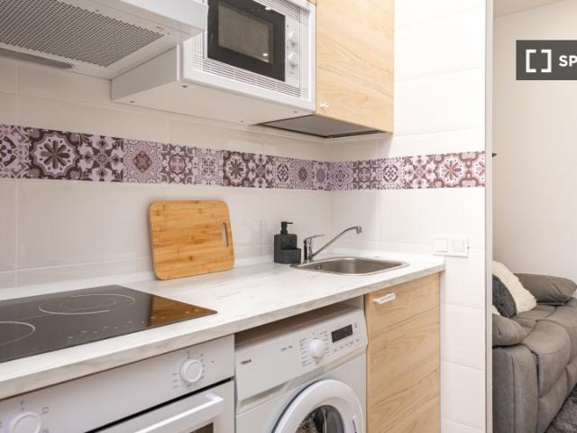 Piso de 2 habitaciones en alquiler en Puerta Bonita, Madrid