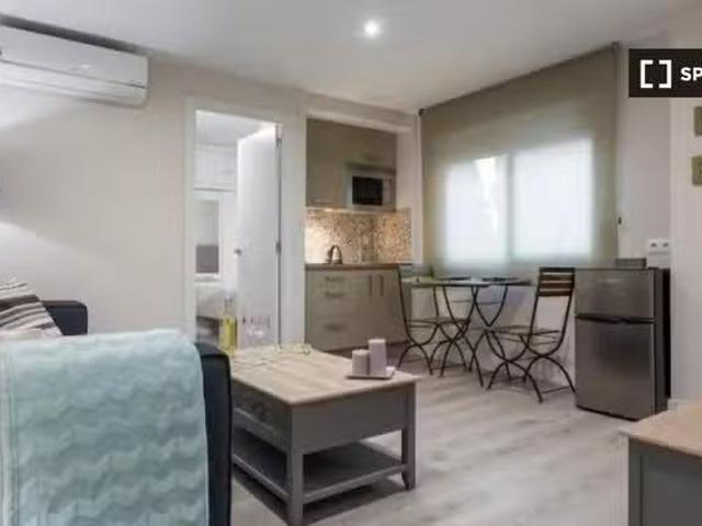 Piso de 2 habitaciones en alquiler en Palacio, Madrid