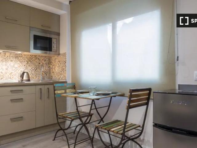 Piso de 2 habitaciones en alquiler en Palacio, Madrid