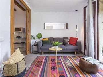 Piso de 2 habitaciones en alquiler en Sant Antoni, Barcelona