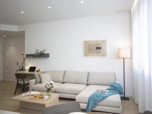 Piso de 2 habitaciones en Calle Juan Llorens 24, Entresuelo, P.