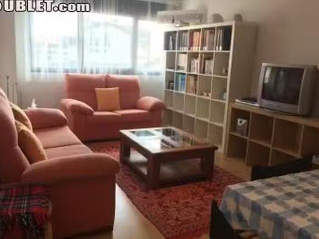Piso de 2 habitaciones en Calle Julián Fernández Ollero, 10, 2.