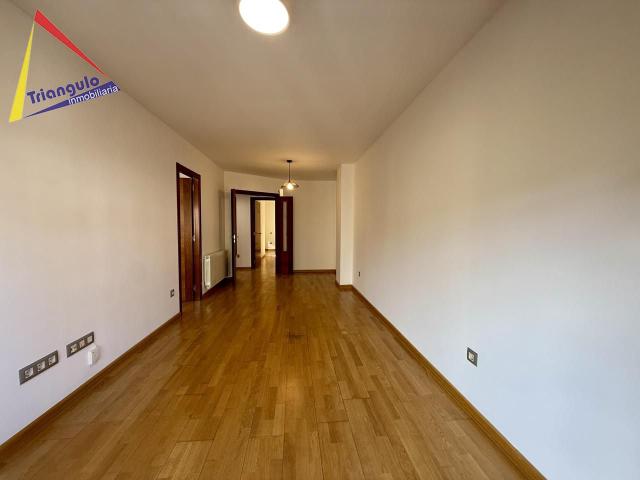 Piso de 2 habitaciones y 2 baños zona UVA