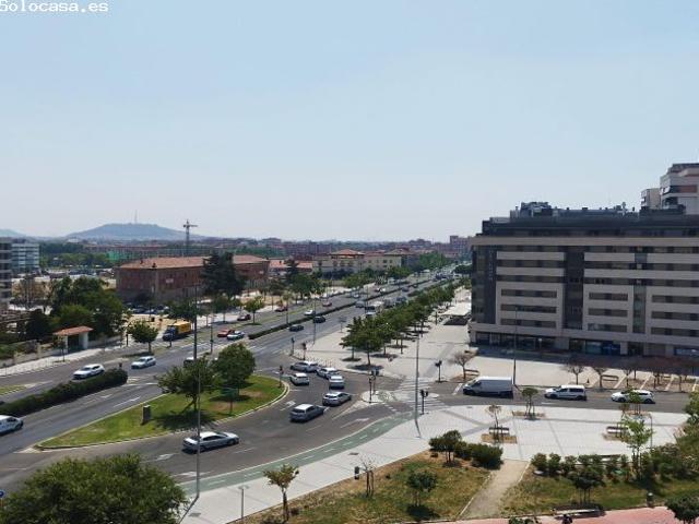 Piso de 2hab, 2 baños, garaje, trastero y gran terraza