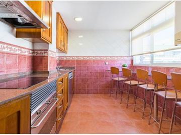 Piso de 3 dormitorios, 2 baños y garaje en Alfonso X El Sabio
