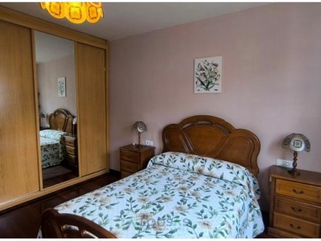 Piso de 3 dormitorios con balcón, trastero y excelente ubicación