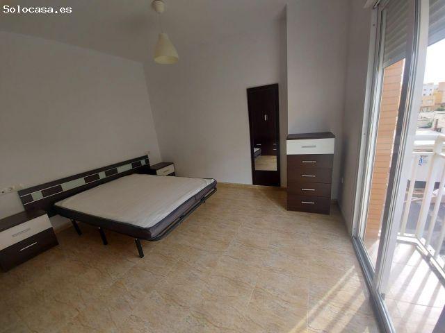 Piso de 3 dormitorios con garaje en alquiler en El Ejido