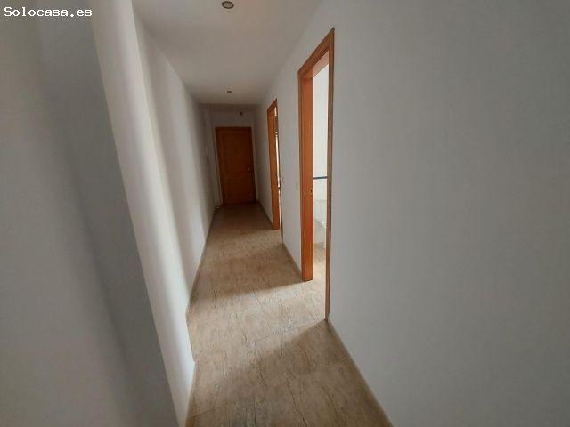 Piso de 3 dormitorios con garaje en alquiler en El Ejido