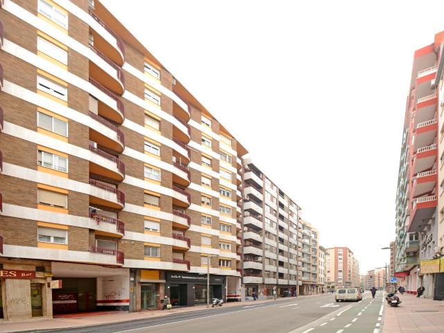 PISO DE 3 DORMITORIOS CON GRAN TERRAZA C/ MIGUEL SERVET