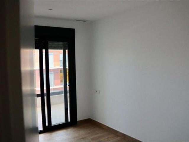 PISO DE 3 DORMITORIOS CON PISCINA Y TERRAZA