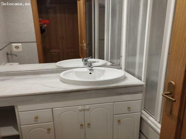 Piso de 3 dormitorios con piscina y garaje junto a Ollerías