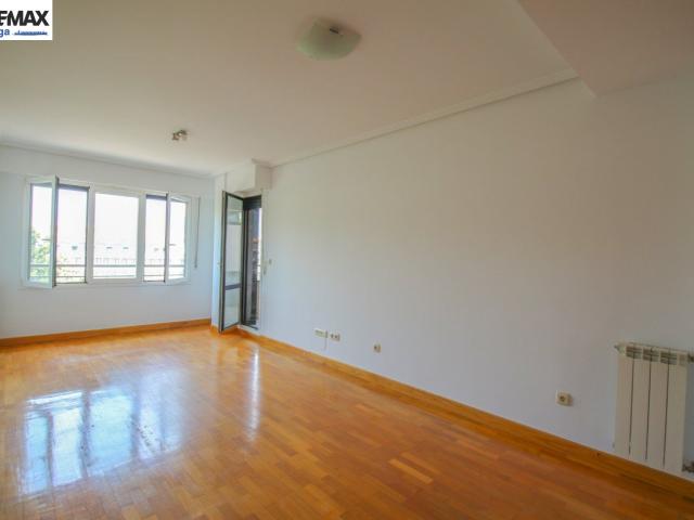 Piso exterior de 3 dormitorios con terraza y garaje cerrado en Ategorrieta Ulia