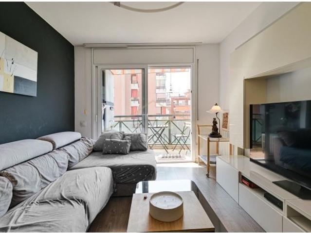 Piso de 3 dormitorios con terraza y plaza de parking en Vilassar