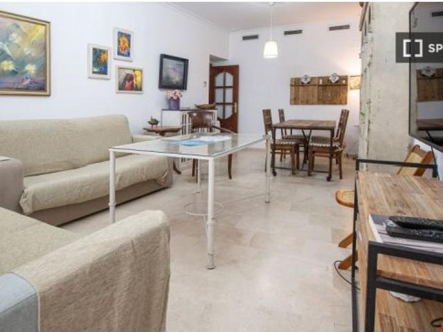 Piso de 3 dormitorios en alquiler en Cádiz, totalmente amueblado