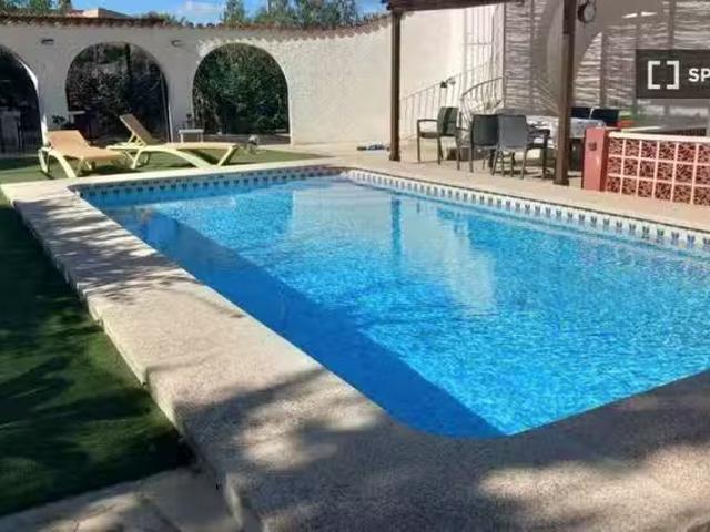 Piso de 3 dormitorios en alquiler en Alicante