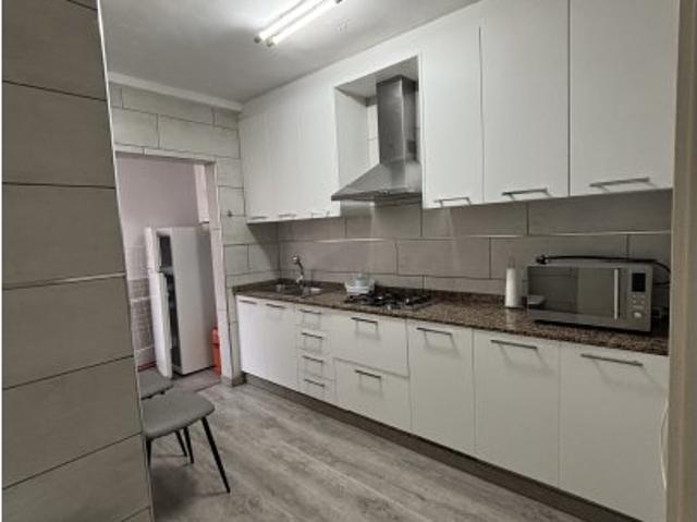 Piso de 3 dormitorios en alquiler en Alicante, Alicante