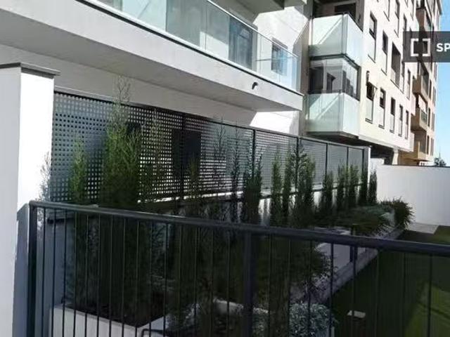 Piso de 3 dormitorios en alquiler en Ave María, Málaga