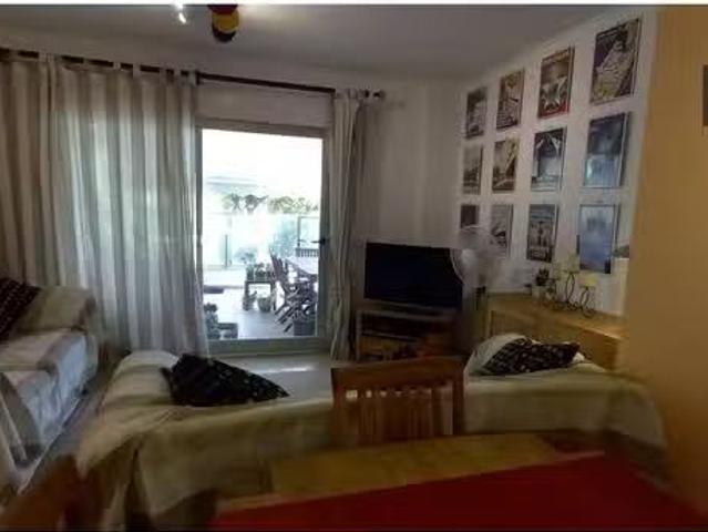 Piso de 3 dormitorios en alquiler en Dénia, Alicante
