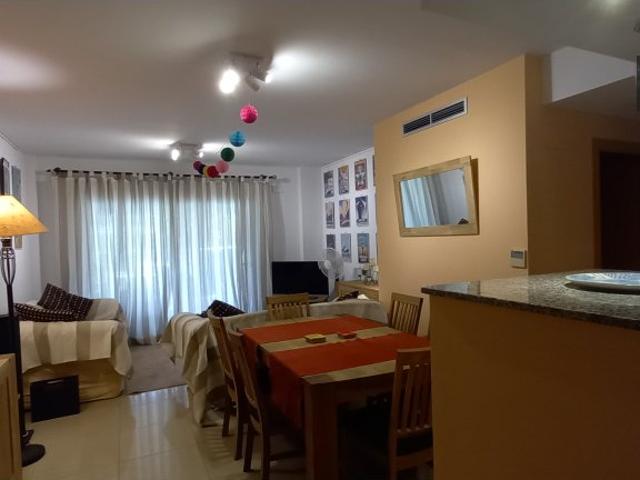 Piso de 3 dormitorios en alquiler en Dénia, Alicante