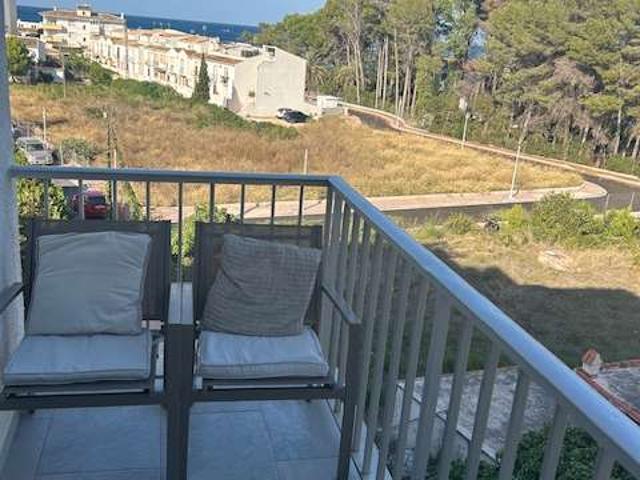 Piso de 3 dormitorios en alquiler en Jávea, Alicante