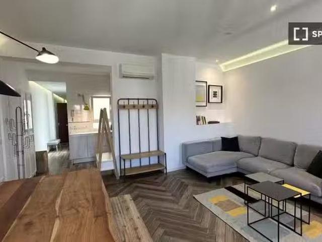 Piso de 3 dormitorios en alquiler en Justicia, Madrid