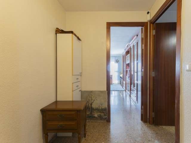 Piso de 4 habitaciones en alquiler en Malilla, Valencia